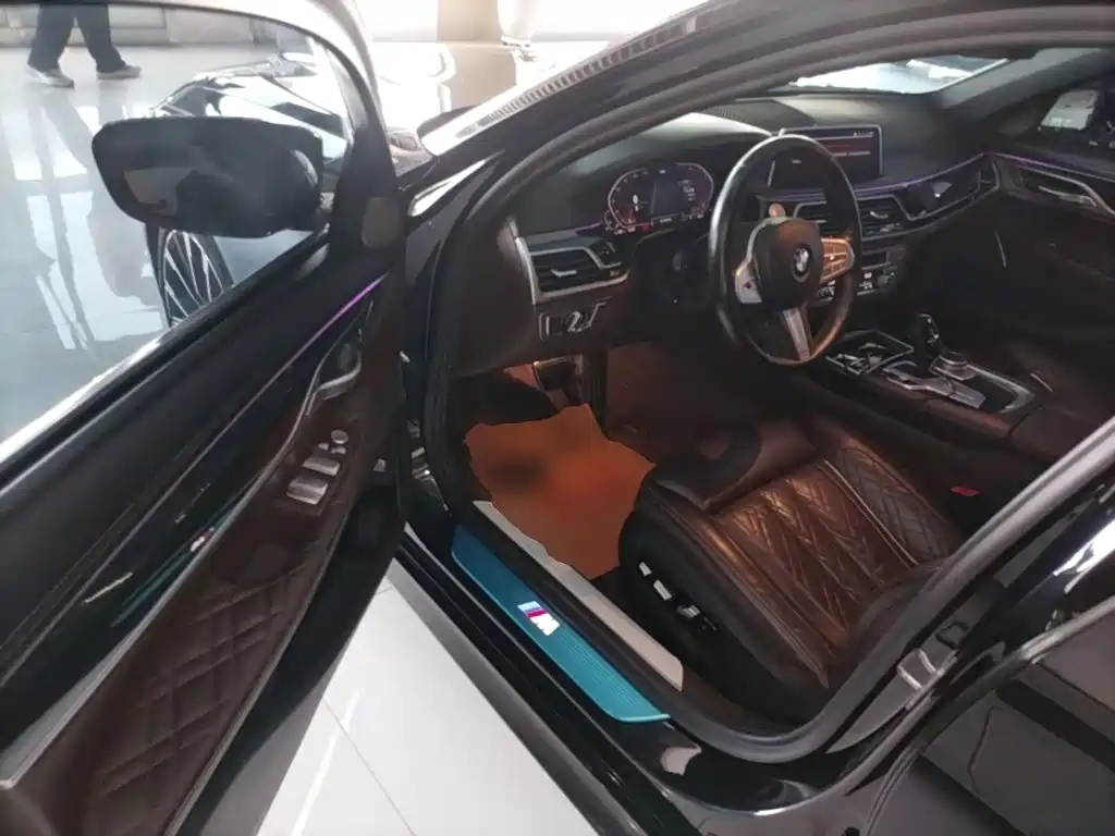 BMW 7 Series — миниатюра 16