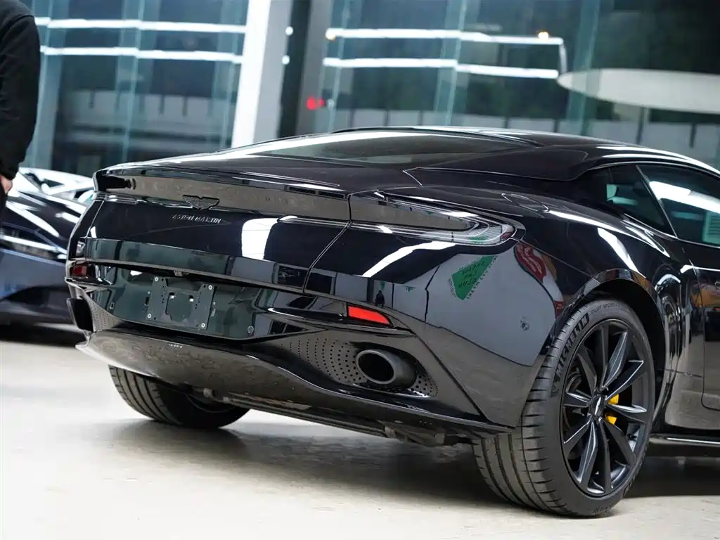 Aston Martin DB11 2019 4.0T V8 Coupe