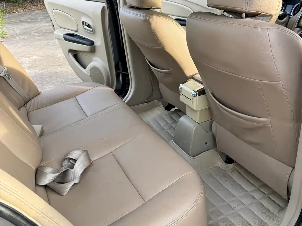 Venucia D50 2013 1.6L MT Fashion