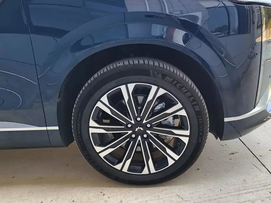 Wuling Xingguang L — миниатюра 6