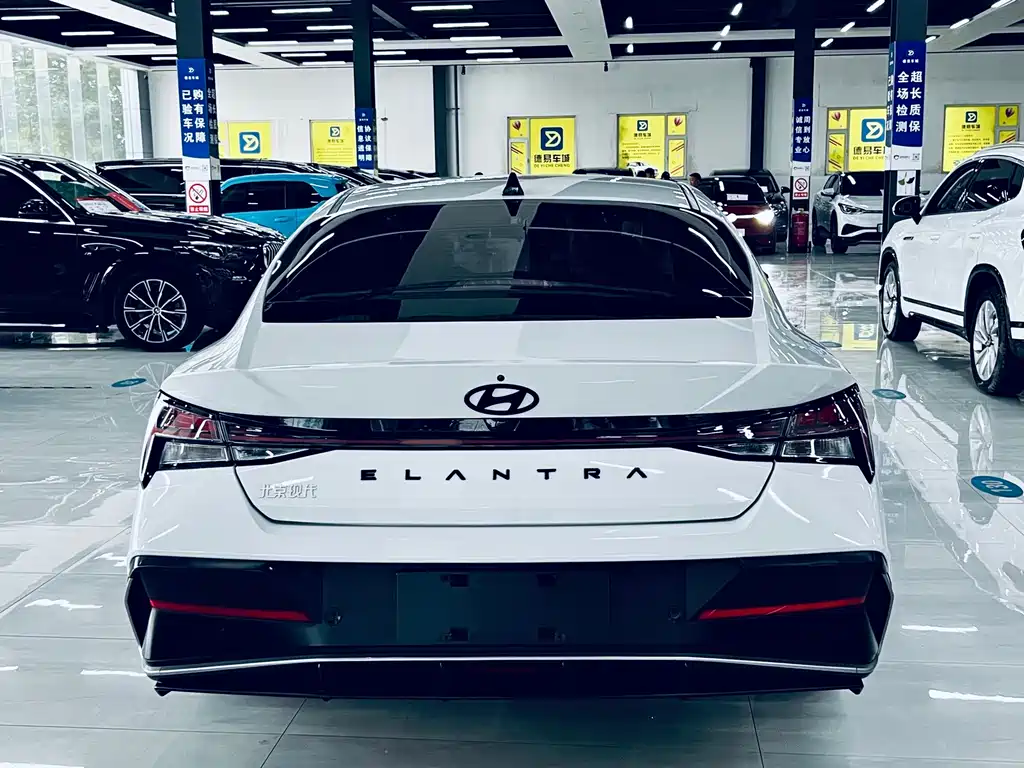 Hyundai Elantra — миниатюра 10