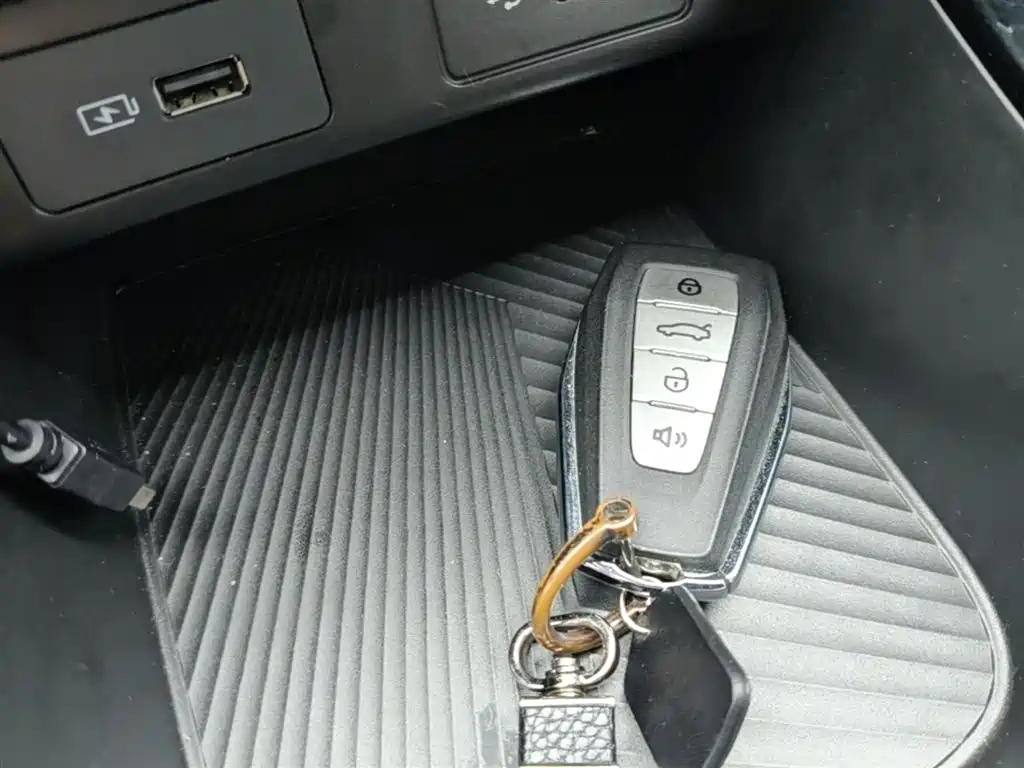 Geely E Firefly E 2023 401KM 5 мест