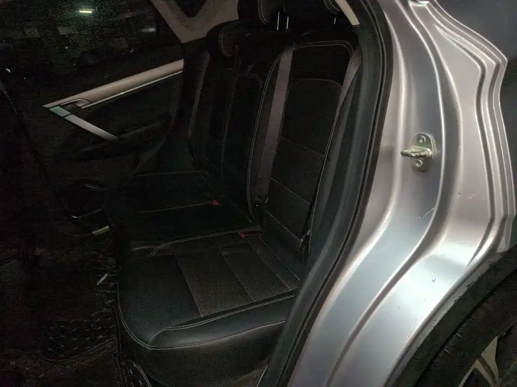 Geely Binyue — миниатюра 13