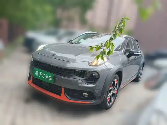 2018 Lynk & Co 02