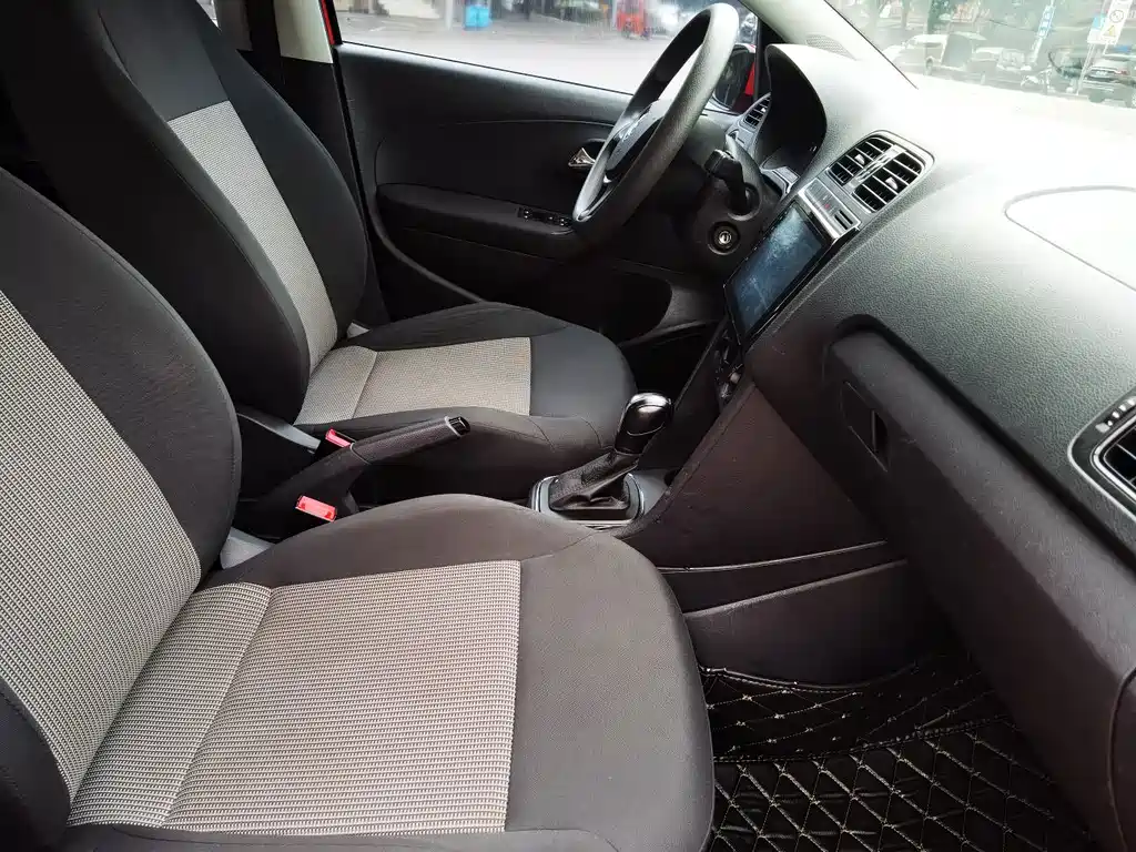 Volkswagen Polo — миниатюра 12