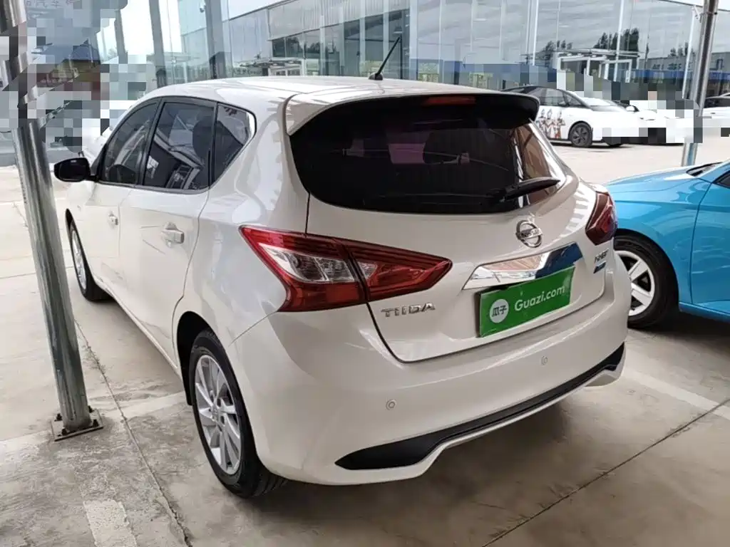 Nissan Tiida — миниатюра 5