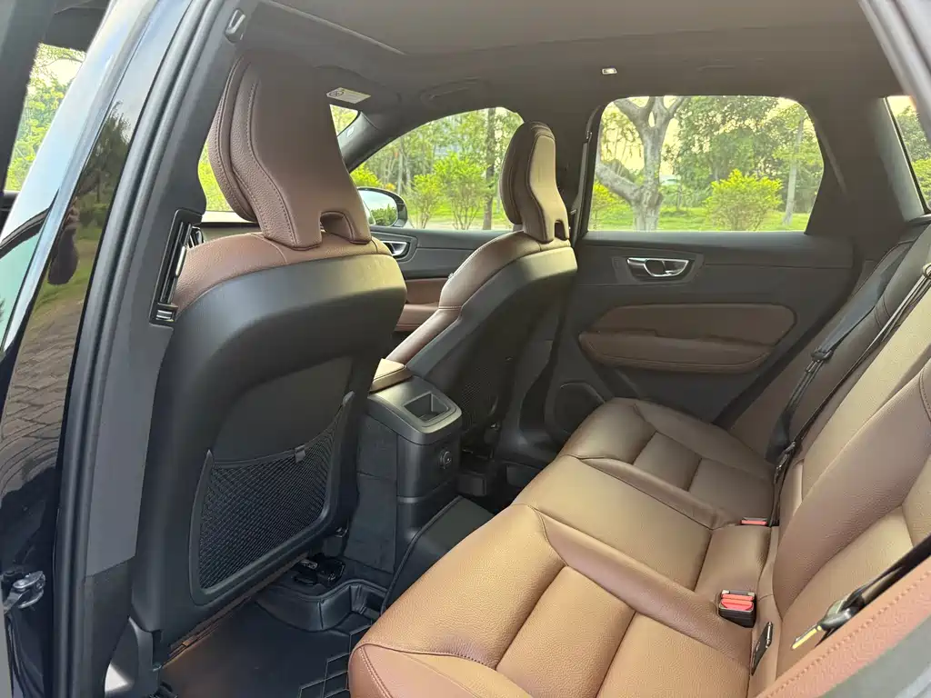 VOLVO XC60 PLUG IN HYBRID