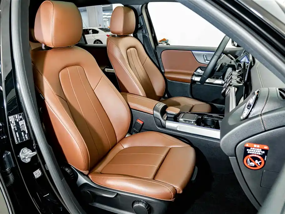 Mercedes-Benz GLB — миниатюра 19