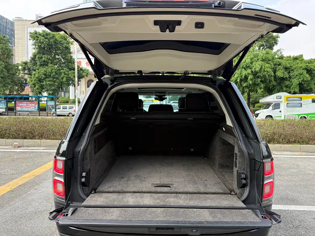 Land Rover Range Rover — миниатюра 18