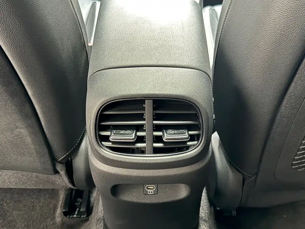 Hyundai Elantra — миниатюра 20
