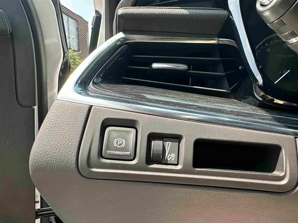 Cadillac XT5 — миниатюра 16