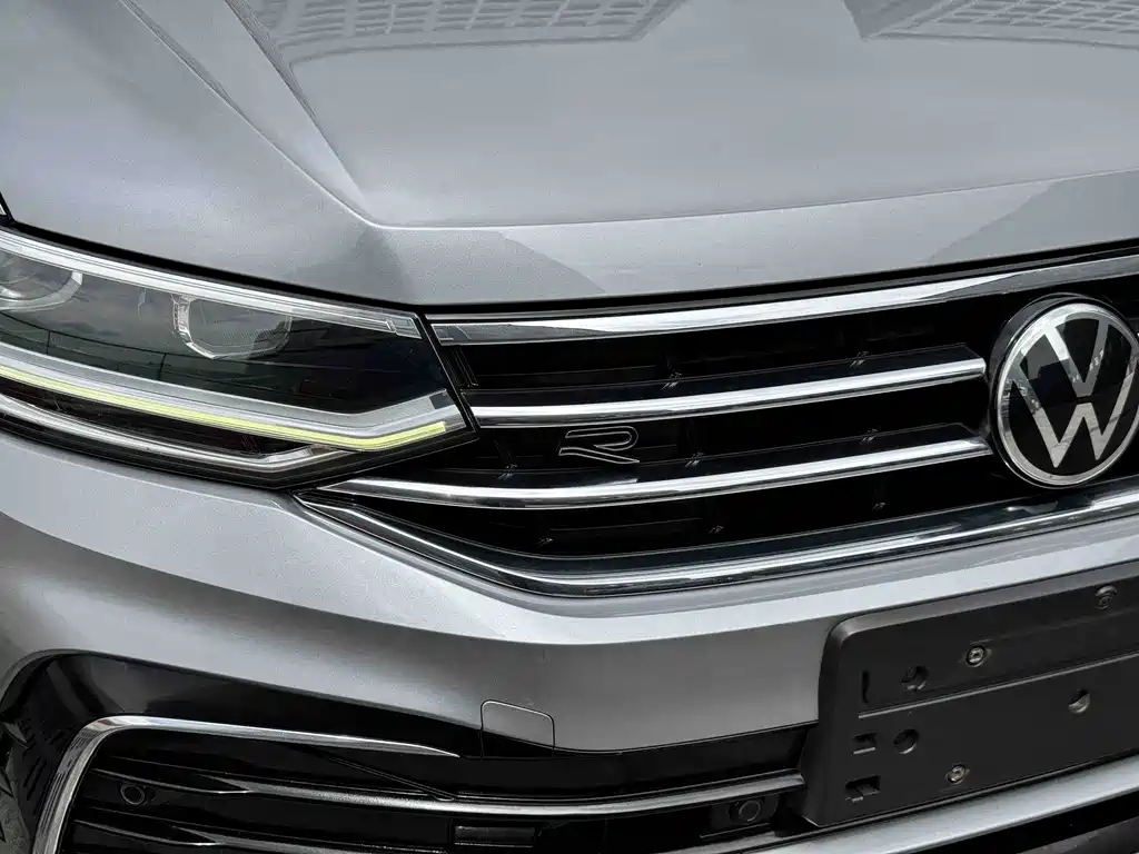 Volkswagen Tiguan L — миниатюра 14