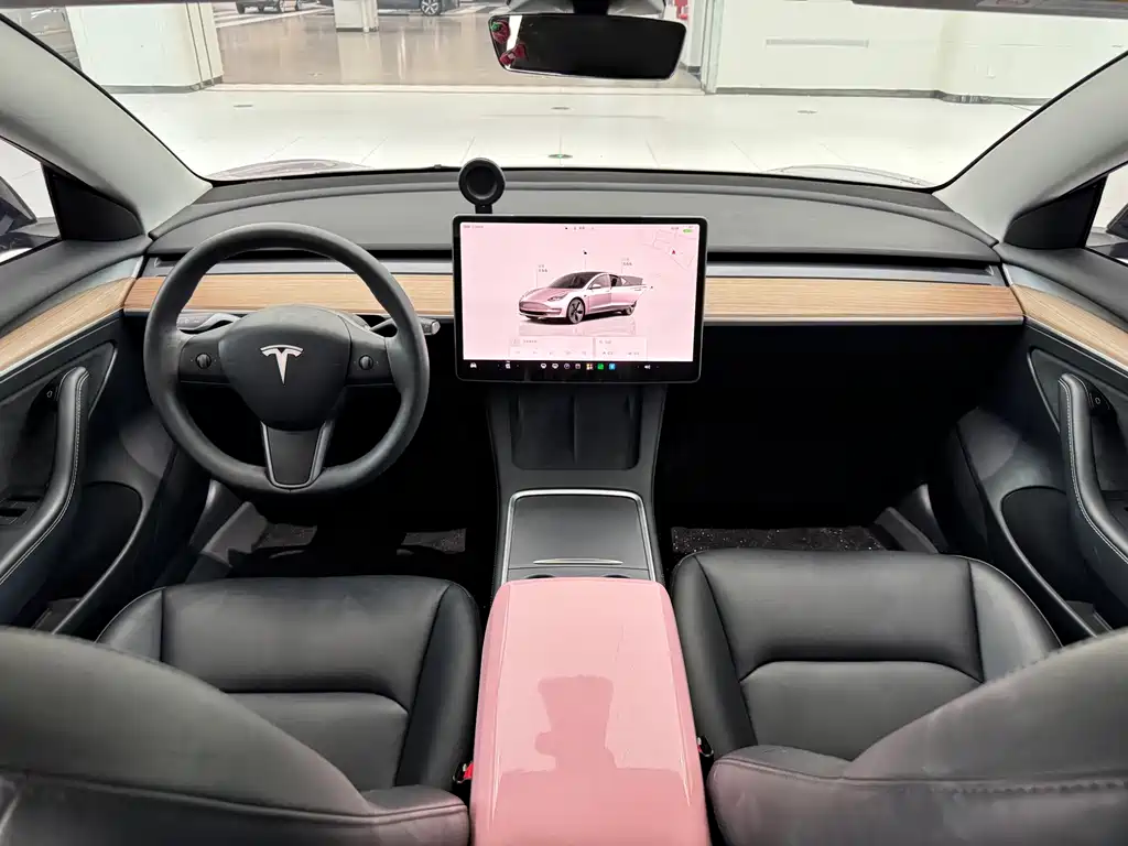 Tesla Model 3 — миниатюра 5