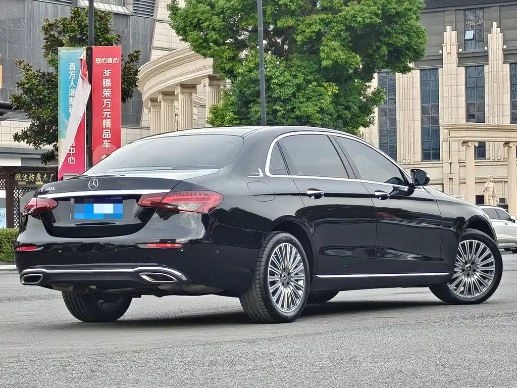Mercedes-Benz E-Class — миниатюра 6
