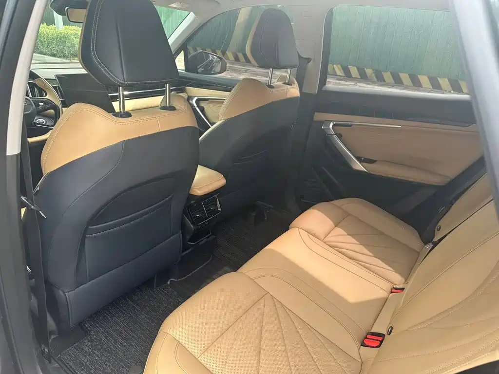Geely Boyue L — миниатюра 5