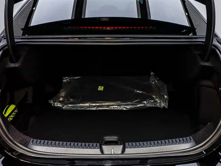 Mercedes-Benz E-Class E 2026 E 300 L Fashion