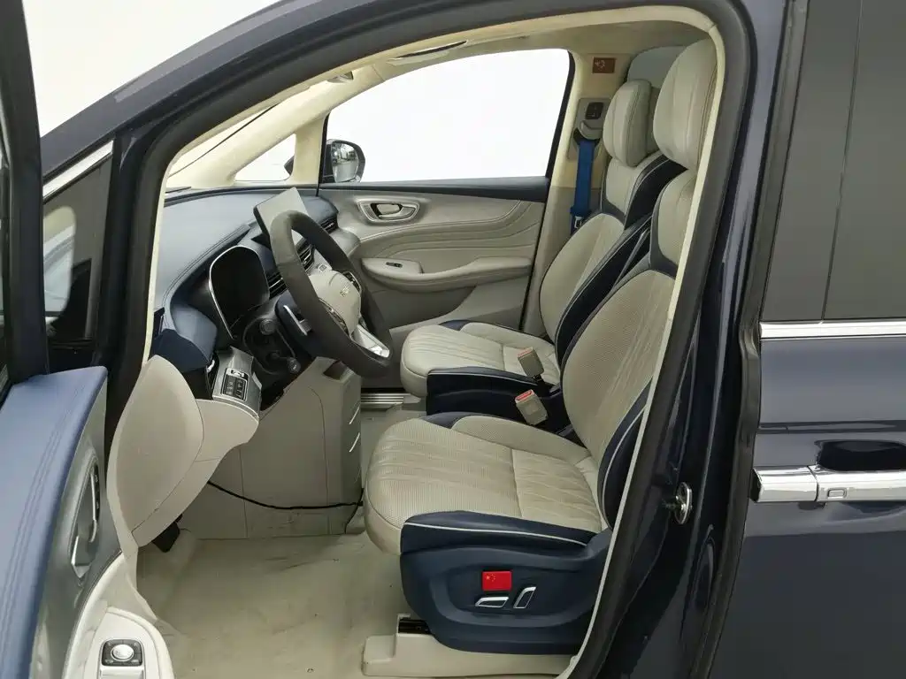 Roewe iMAX8 — миниатюра 10
