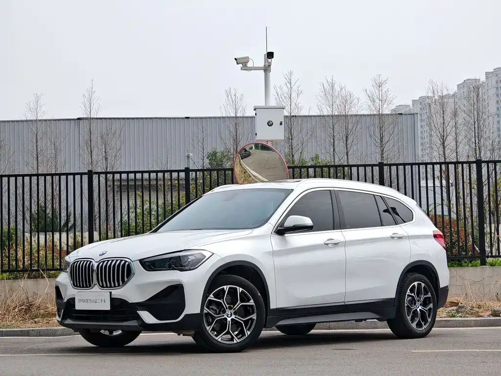 Купить BMW X1