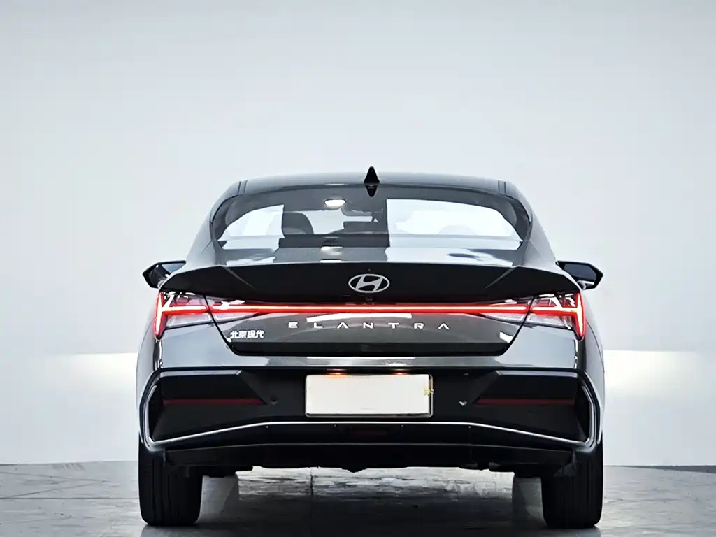 Hyundai Elantra — миниатюра 6