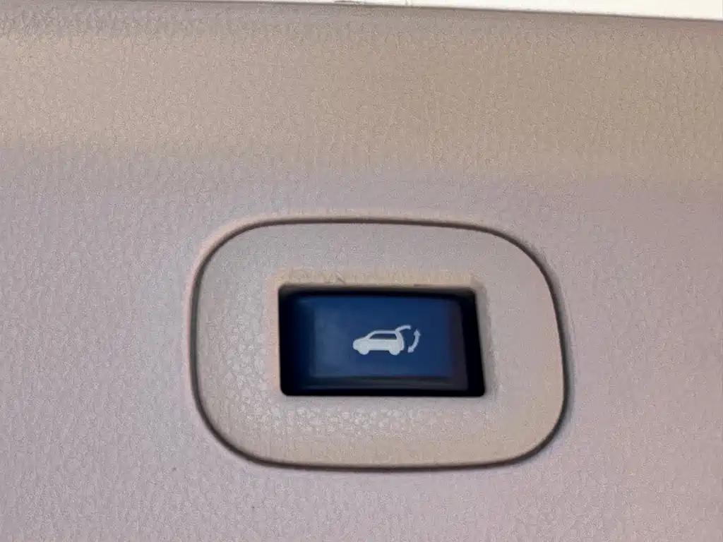 Nissan Quest — миниатюра 10