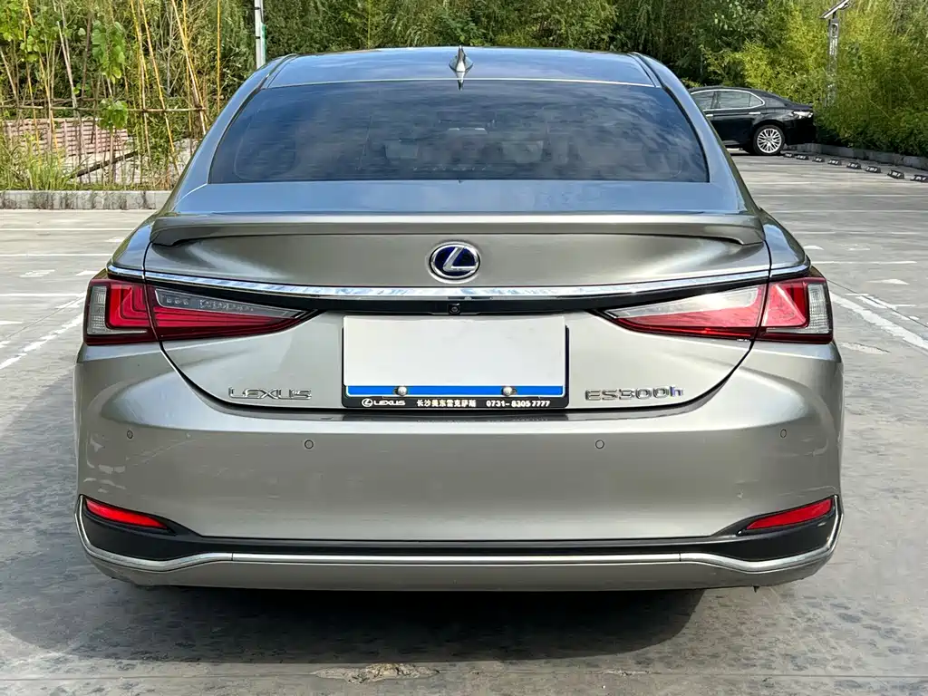 Lexus ES — миниатюра 8
