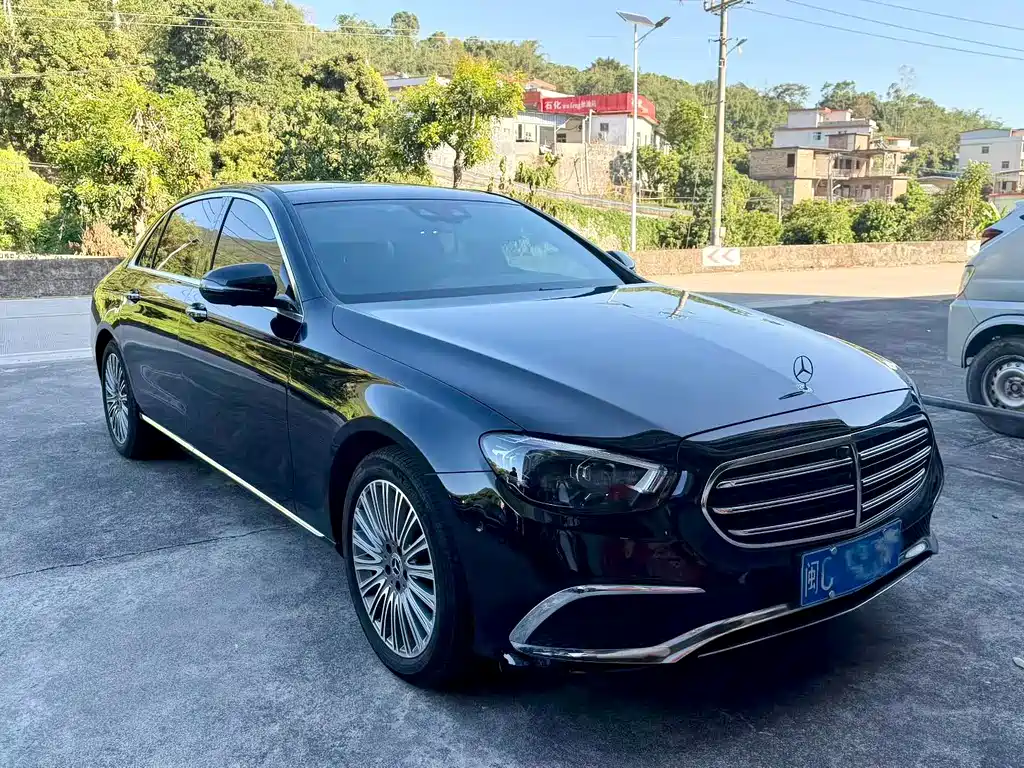 MERCEDES-BENZ E CLASS