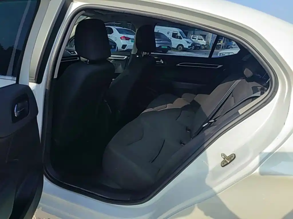 Citroen C4L — миниатюра 17