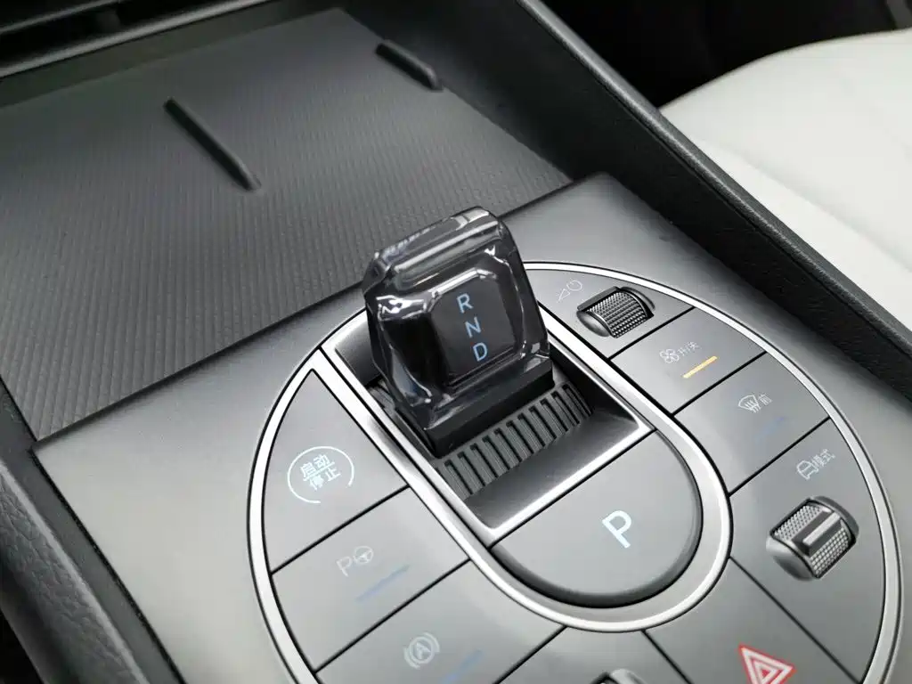 BYD Seal 05 DM-i — миниатюра 13
