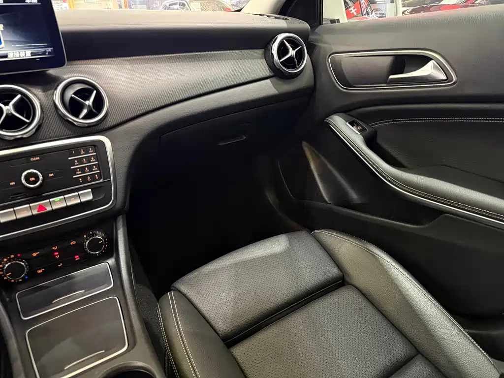 Mercedes-Benz GLA — миниатюра 25