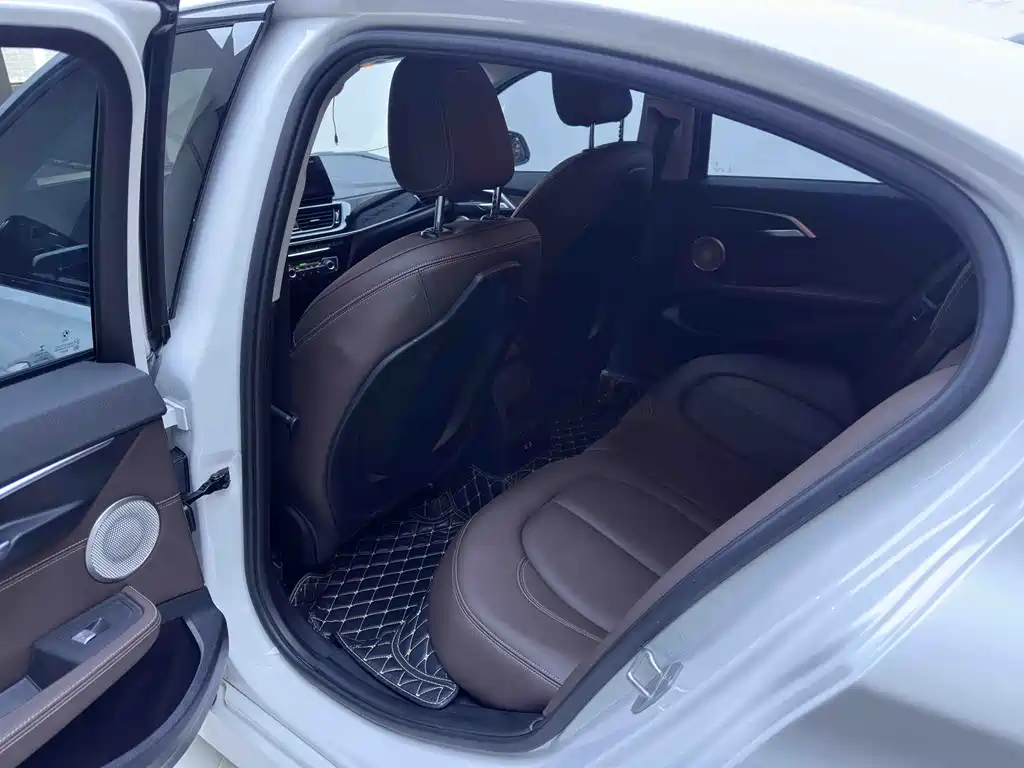 BMW 1 Series — миниатюра 8