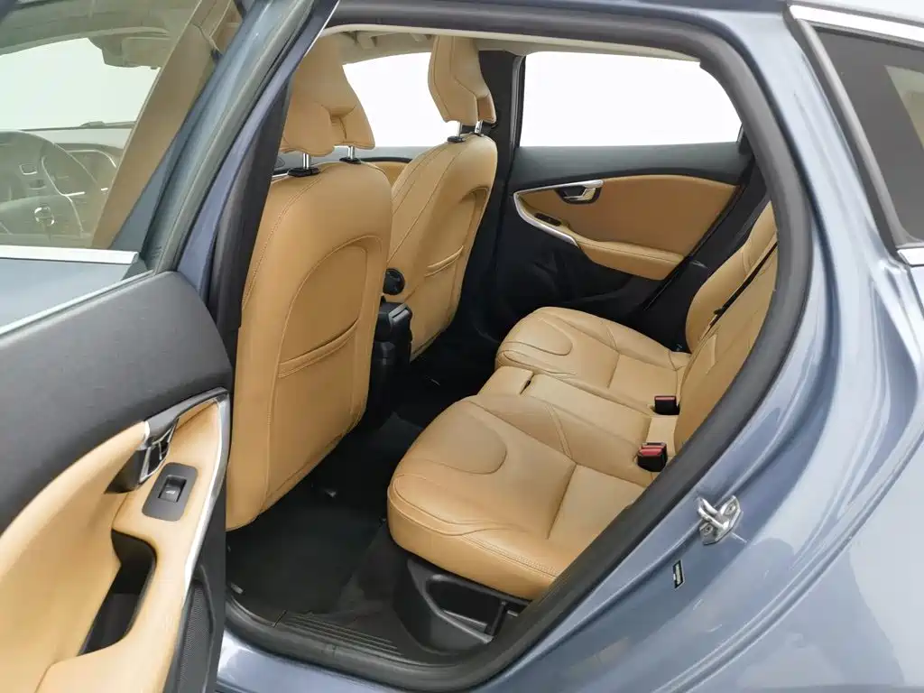 Volvo V40 — миниатюра 15