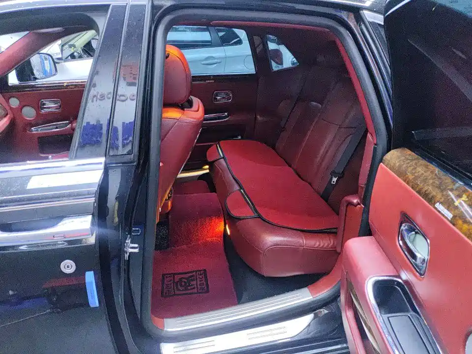 Rolls-Royce Ghost — миниатюра 8