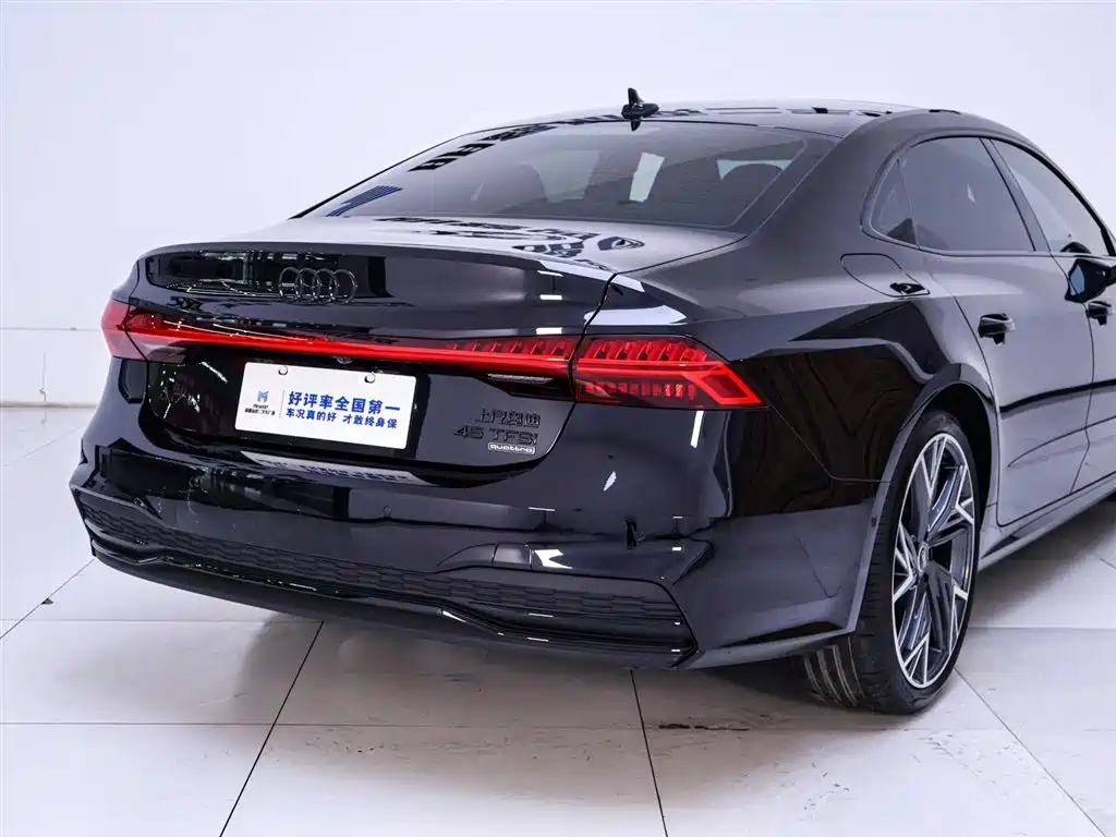 Audi A7L 2023 45 TFSI quattro S-line