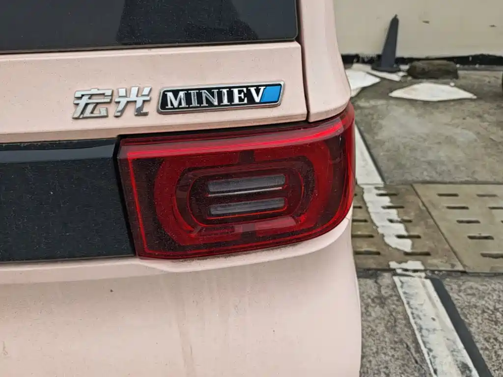 Wuling MINIEV — миниатюра 8