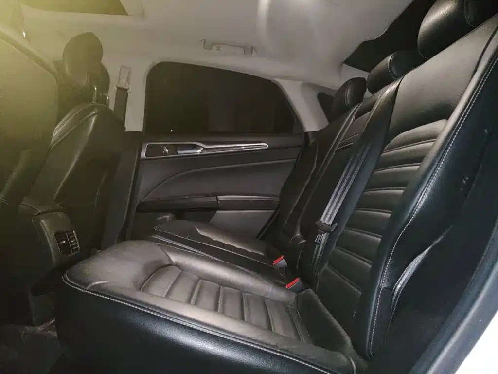 Ford Mondeo — миниатюра 18