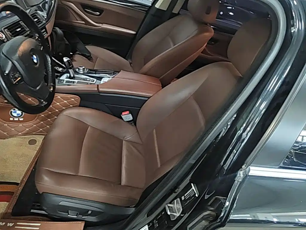 BMW 5 Series — миниатюра 15