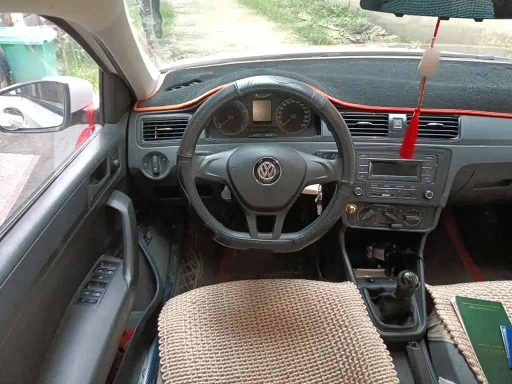 Volkswagen Santana — миниатюра 6