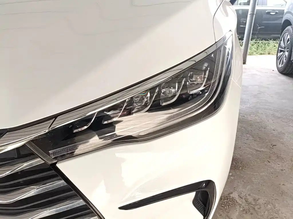 BYD MAX — миниатюра 24