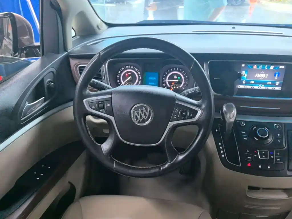 Buick GL8 — миниатюра 11
