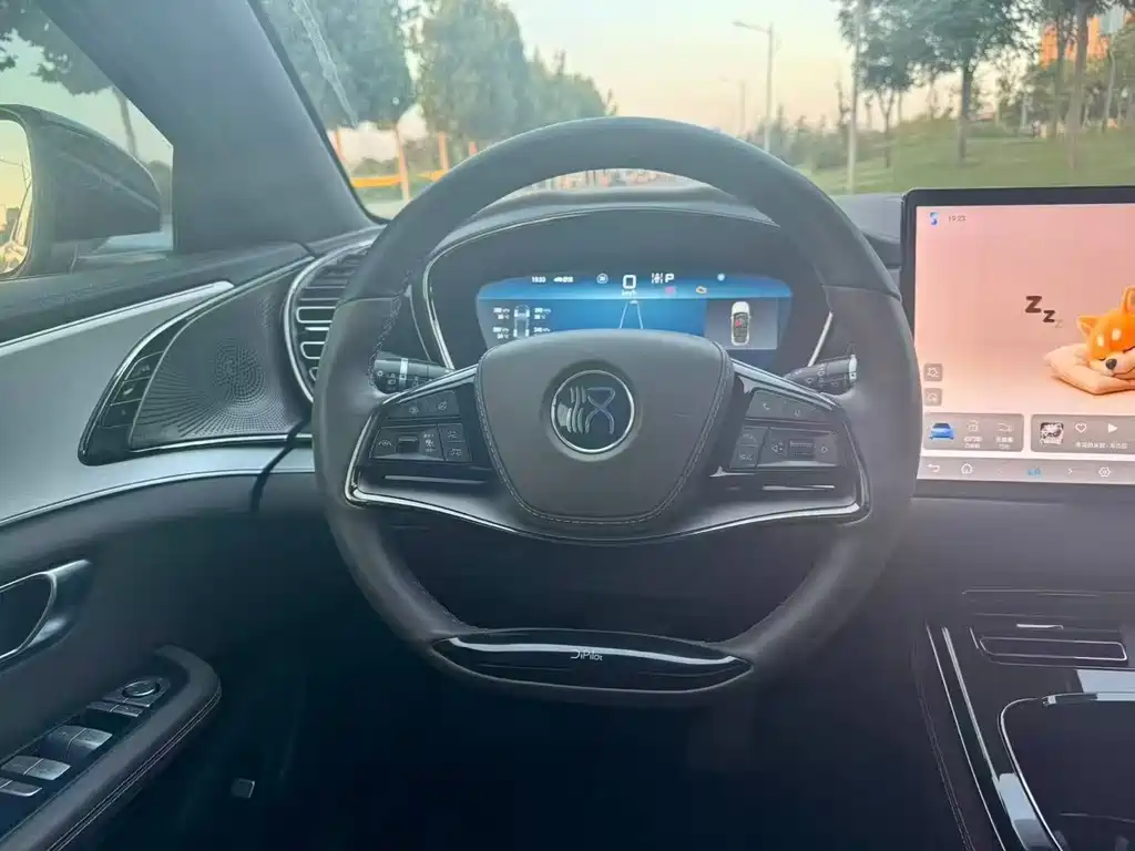BYD Han — миниатюра 7