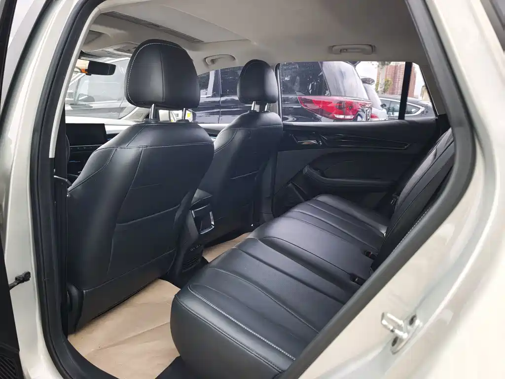 Roewe Ei5 — миниатюра 5