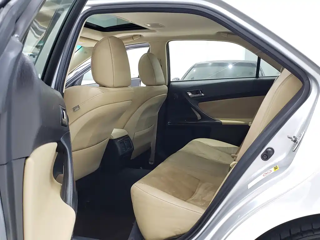 Toyota Reiz 2013 2.5V