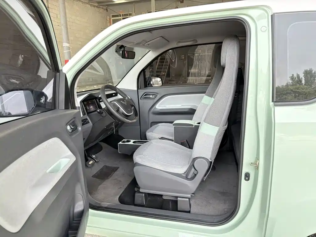 Wuling MINIEV — миниатюра 10