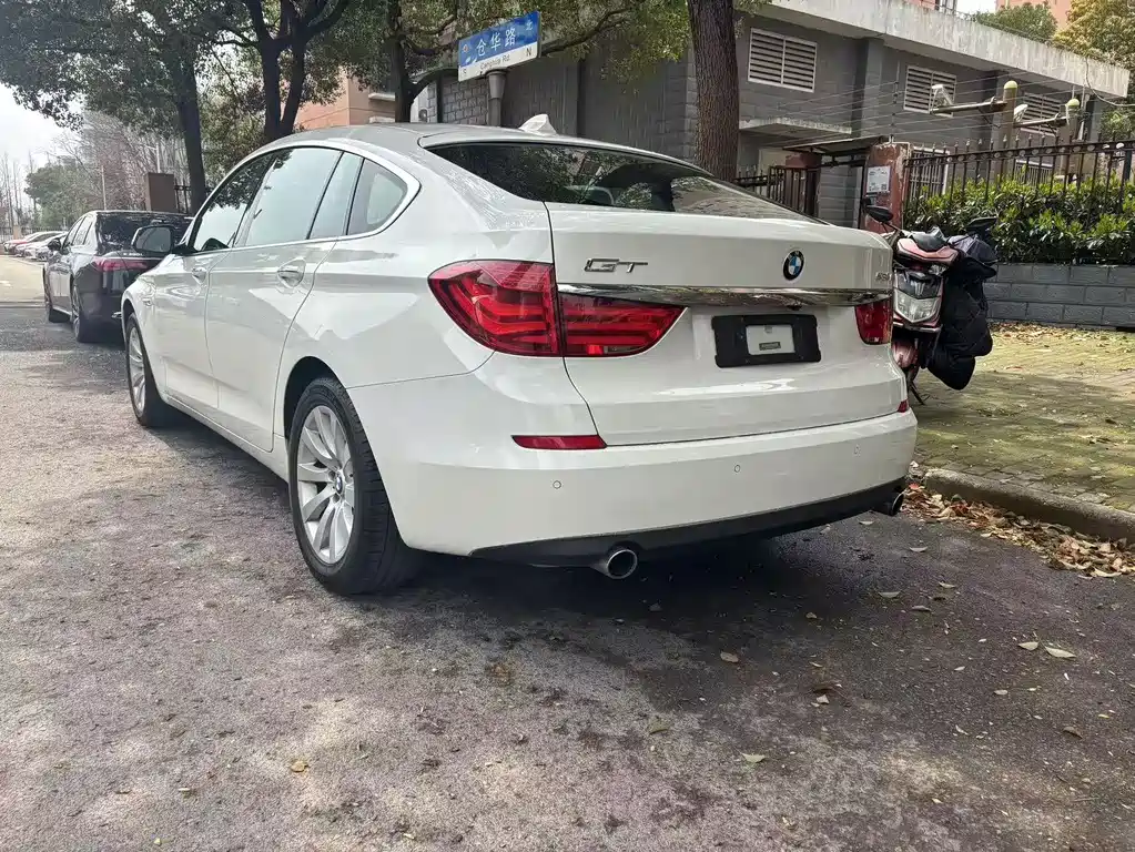 BMW 5 Series GT 5 GT 2013 535i Lead