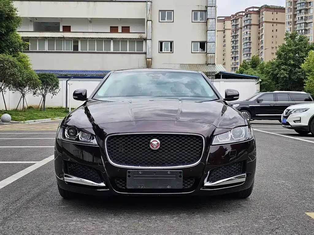 Купить Jaguar XFL