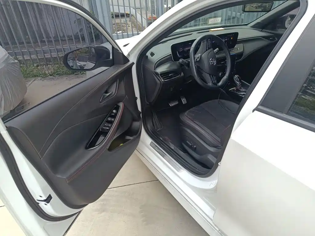 Buick Verano — миниатюра 17