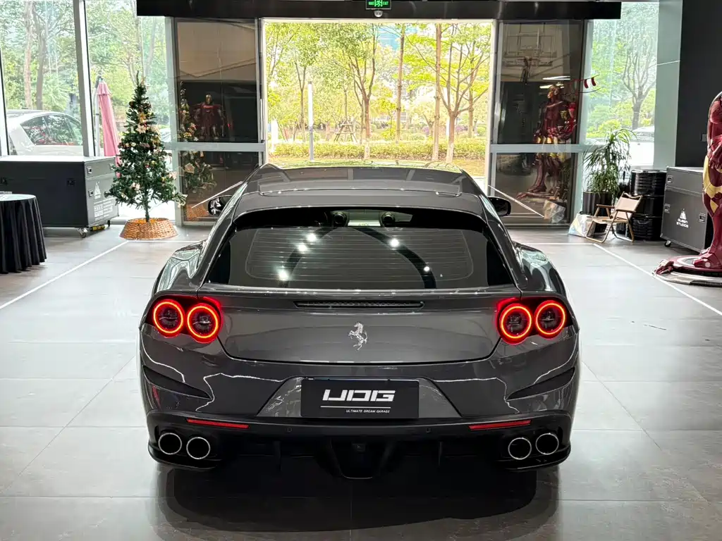 Ferrari GTC4Lusso — миниатюра 9