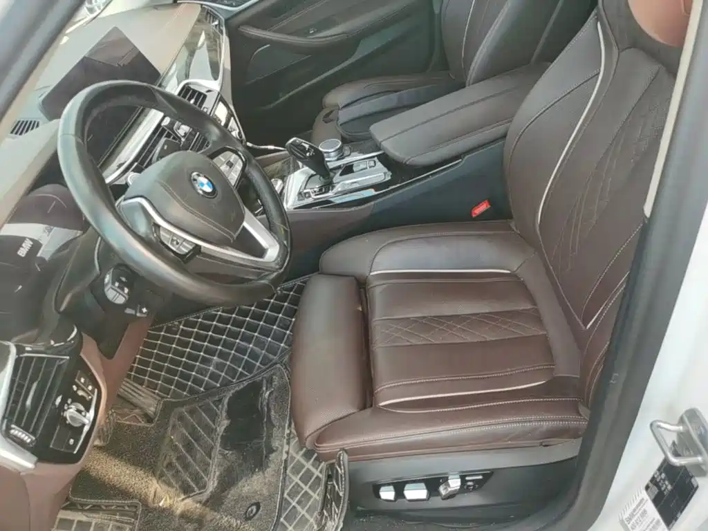 BMW 5 Series — миниатюра 15