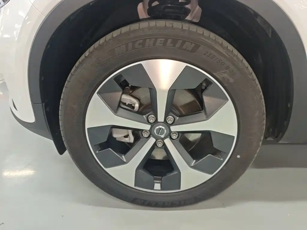Volvo XC40 — миниатюра 23