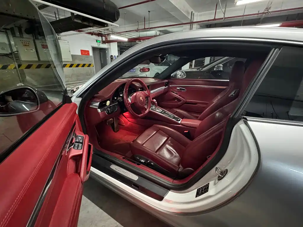 Porsche 911 2015 Carrera 3.4L Style Edition